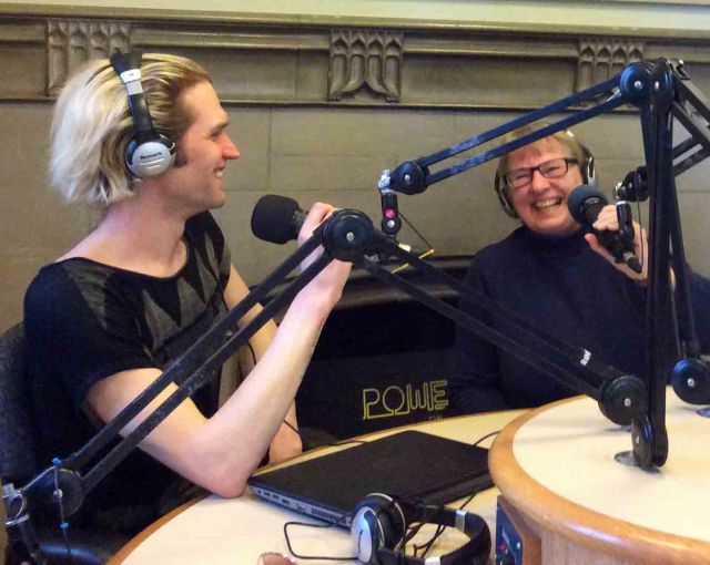 Nina-Saryn-CIUT booth2